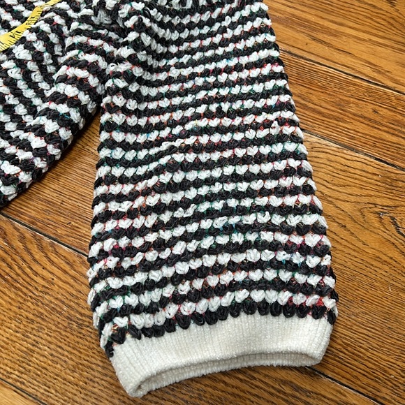 net.153 chenille cardigan sweater. Open front style. Size S/M (oversized) - Picture 9 of 12